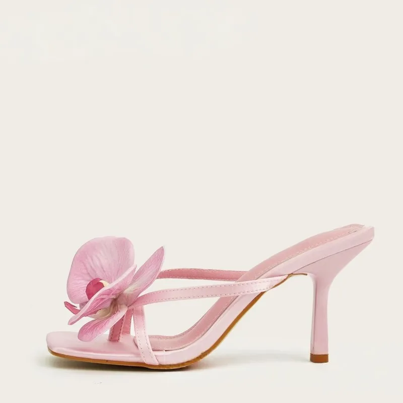 

2025 модный дизайн, шлепанцы с цветами, женские тапочки с узким ремешком, сандалии на тонком высоком каблуке с квадратным носком, уличная обувь для вечеринок, 43