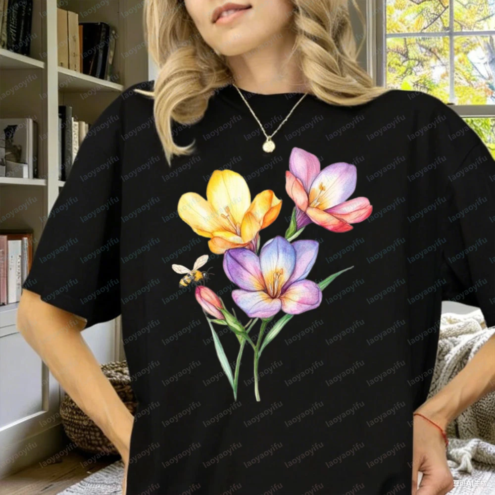 Watercolor Flower Shirt Spring Floral Bee Tee Botanical Wildflower TShirt Minimal Cottagecore Top Nature Lover Gift Gothic Tops