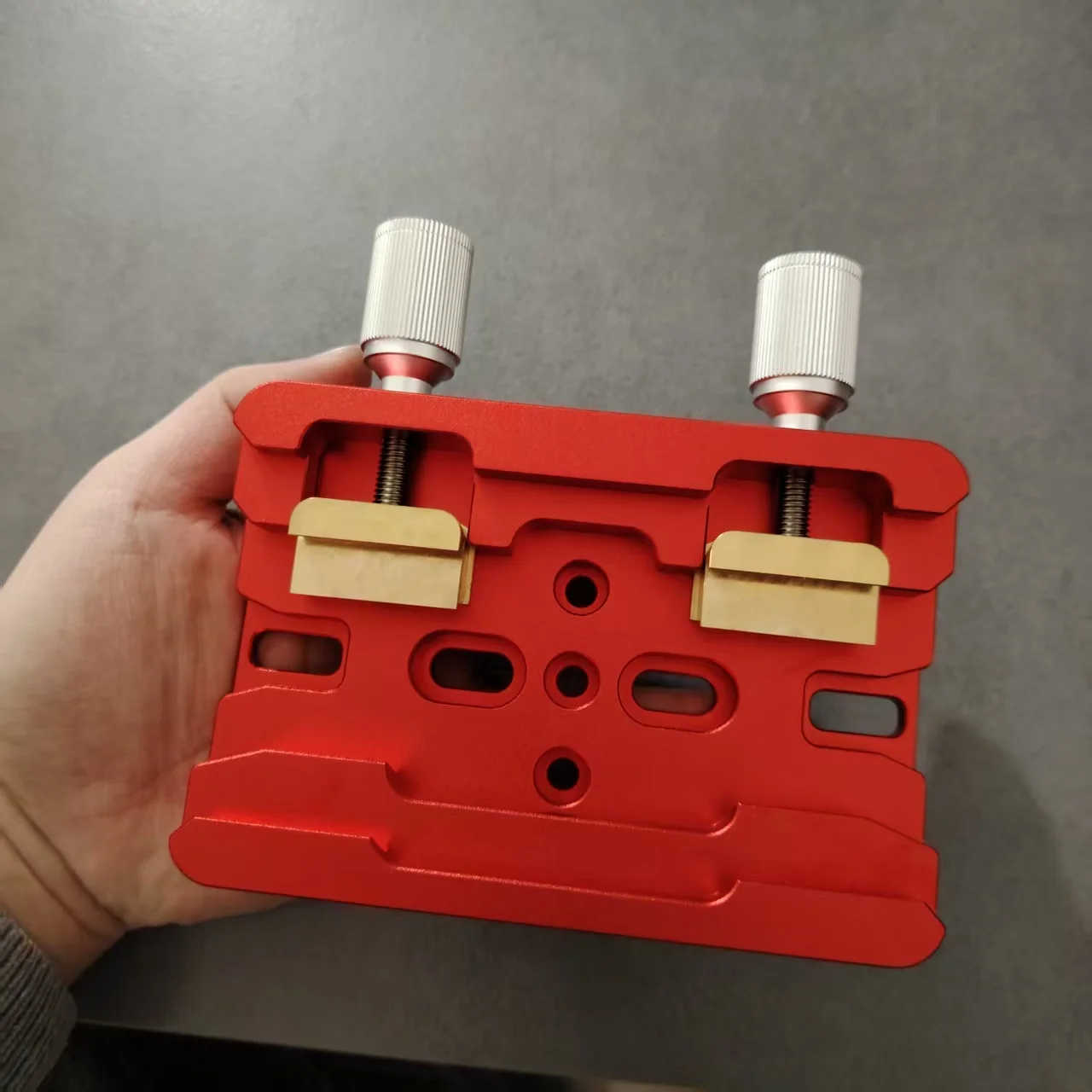 

1 шт., красный/серебристый, широкий и узкий двойного назначения, паз «ласточкин хвост», двойной слот, двойной болт для фиксированных аксессуаров для астрономических телескопов