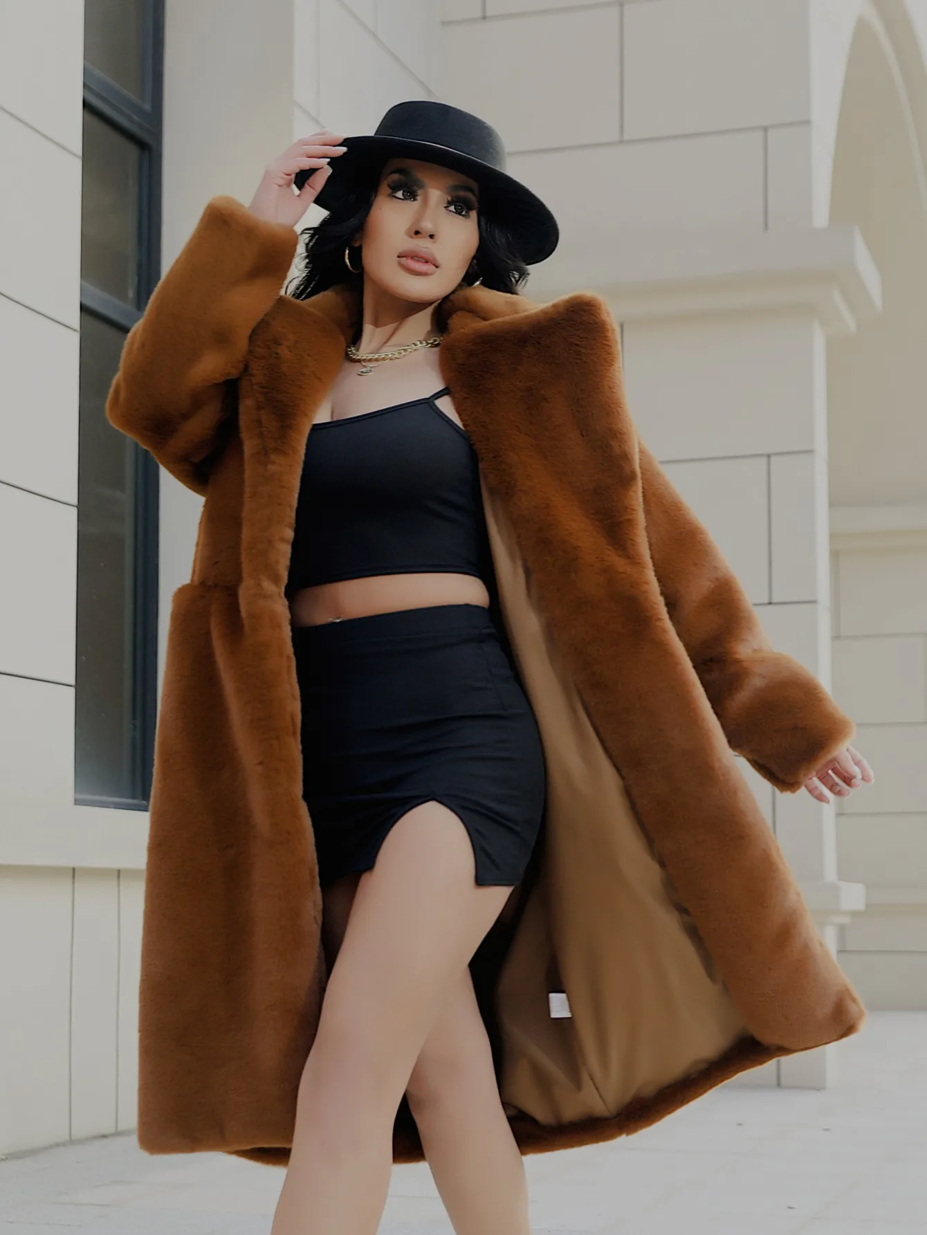 Coffee Faux Fur Long Coat Women Fluffy Lapel Long Sleeve Warm Thick Loose Jacket 2025 Fashion Winter Lady High Street Outwear