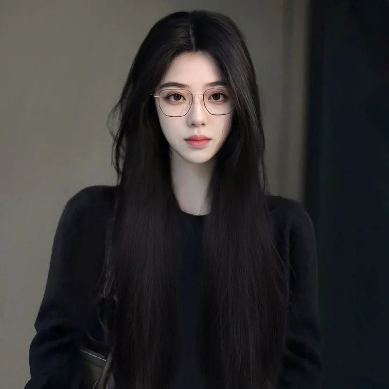 

1 элегантный и модный синтетический парик, подходящий для всех женщин, для ношения и создания образов в любых ситуациях.