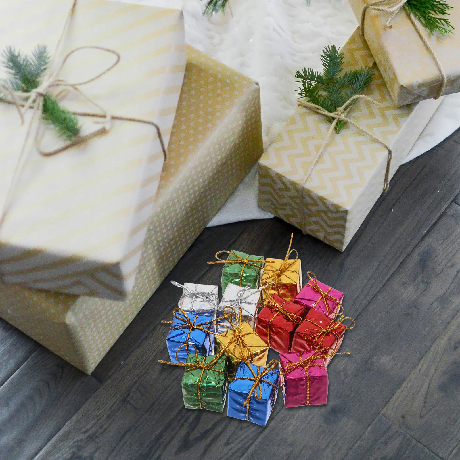 

24pcs Hanging Gift Decorations 2.5Cm Small Gift Boxes For Christmas Tree Ornament Decoration Christmas Tree Hanging Decorations