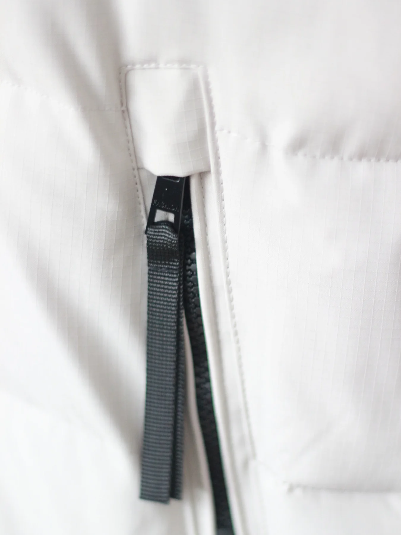 Design Herren Weste Daunenparka Winterjacke Damen Daunenmantel Outdoor Fashion Marke Daunenjacke Weste mit Kapuze