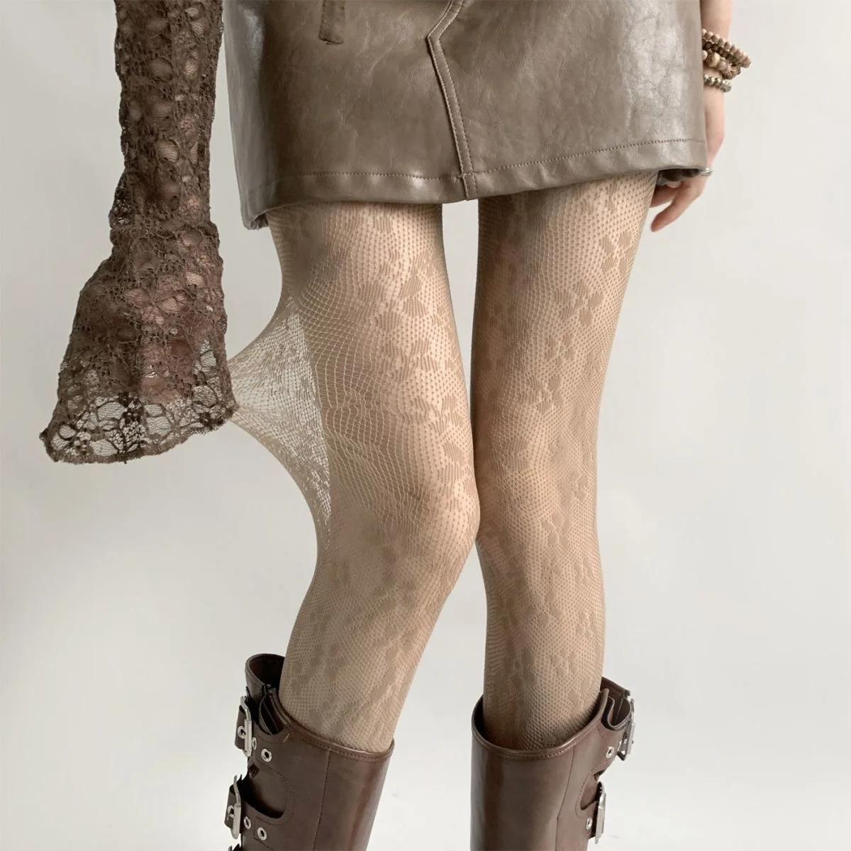 

Сексуальные ажурные кружевные сетчатые чулки с эффектом колготок, в стиле Лолита, с цветочным узором, белые, черные, коричневые, для женщин
