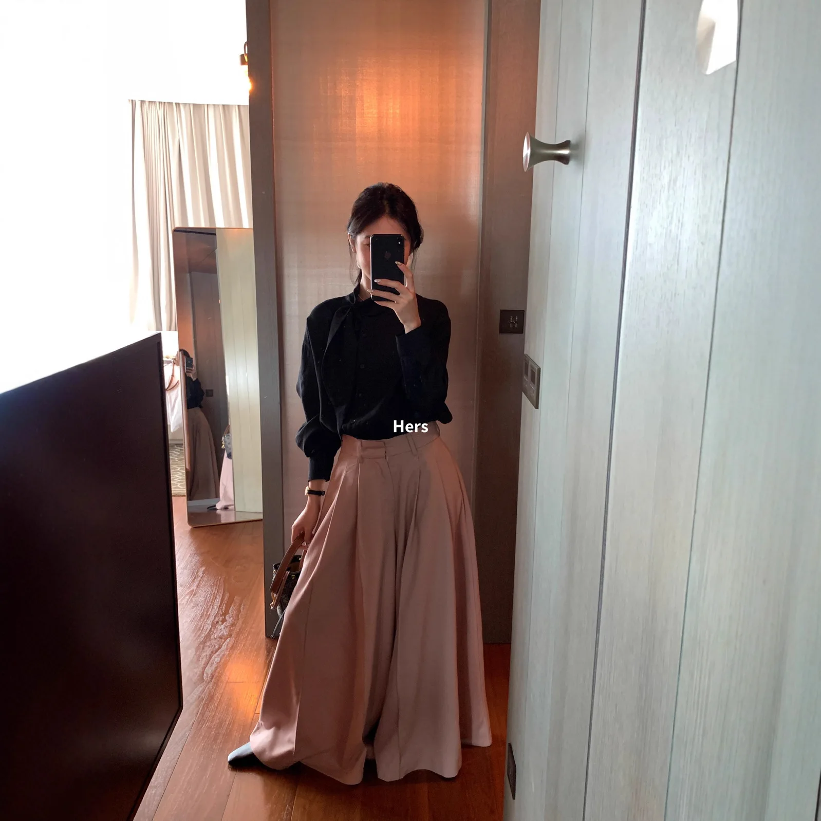 2025 Women's Blouse Autumn Korean Influencer Style Shirt Age Reducing Elegant Design Centric Scarf Collar Long Sleeve Blouse