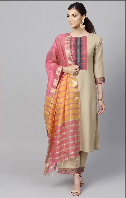 Traditional Indian clothing with a 3-piece side cover, medium length round neck cotton blend set