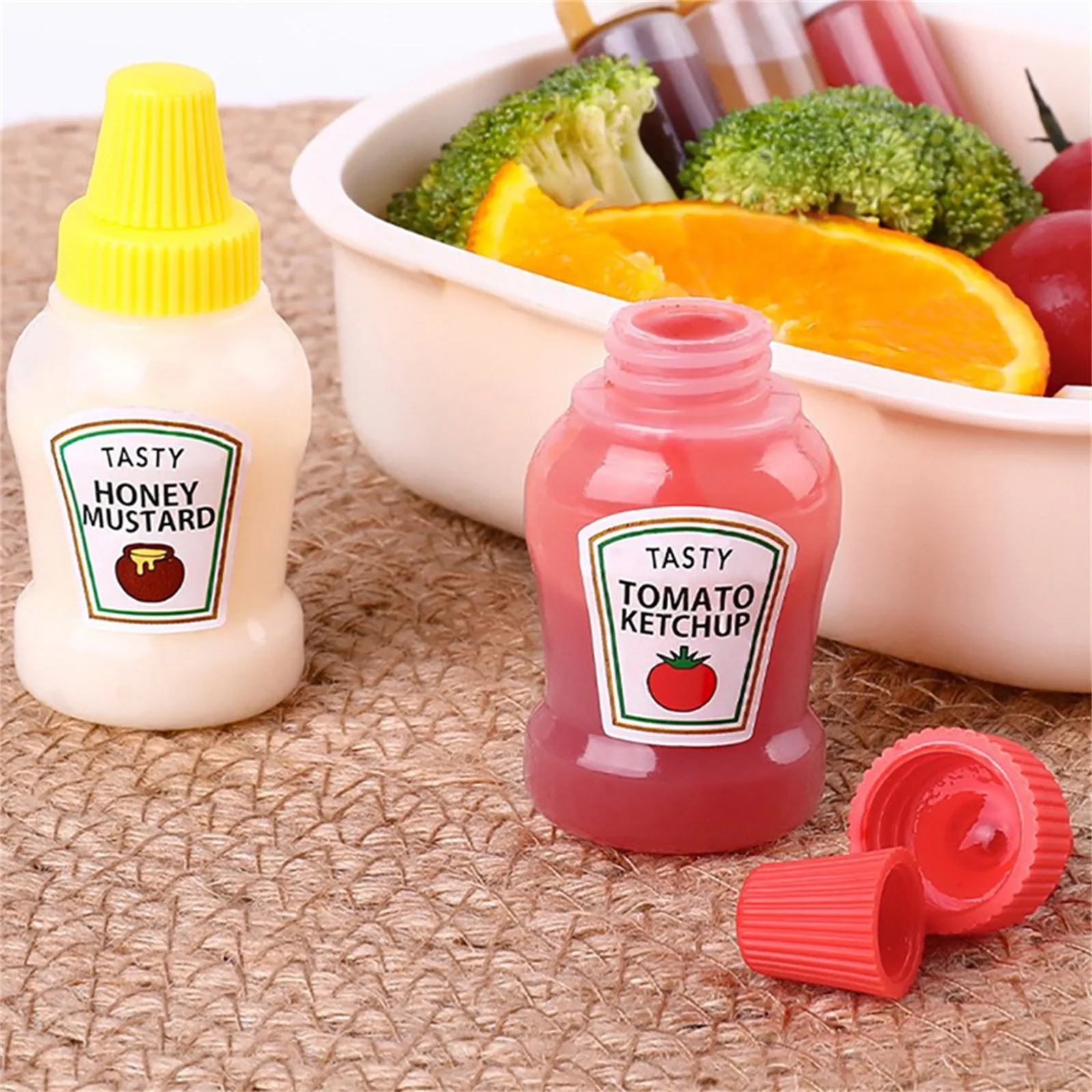 

4pcs Mini Condiment Bottles Portable Seasoning Storage Containers Jars BBQ Office Dressing Dispensers For Honey Salad Ketchup