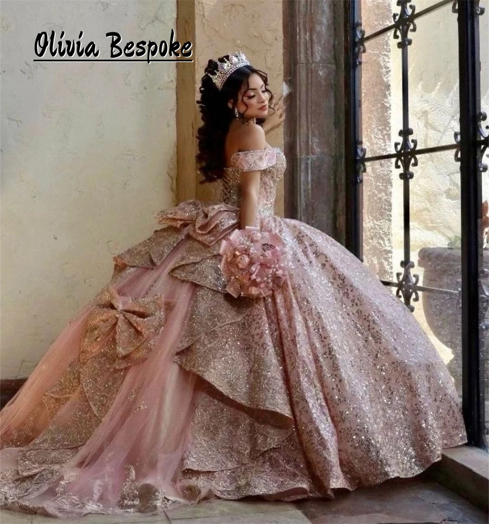 Błyszczące różowe 15-letnie sukienki na quinceanera 2024 Koraliki Sznurowana suknia balowa z kokardą Ruffles vestido para xv años Dostosowane