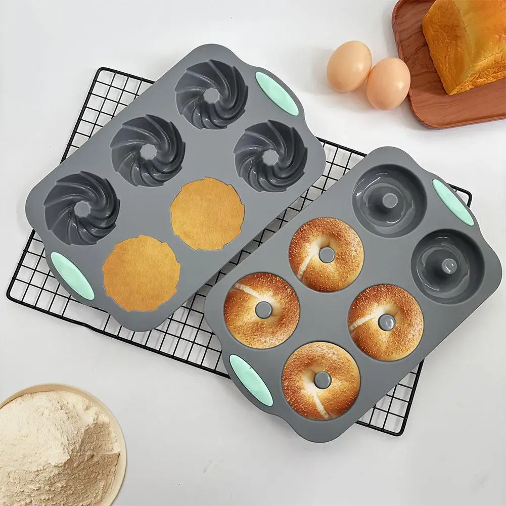 Christmas Wreath Ice Mold Silicone Bakeware Non-Stick Kitchen Oven Baking Pans 3D Cake Jellies Chocolate Mold Pastry Baking Loaf