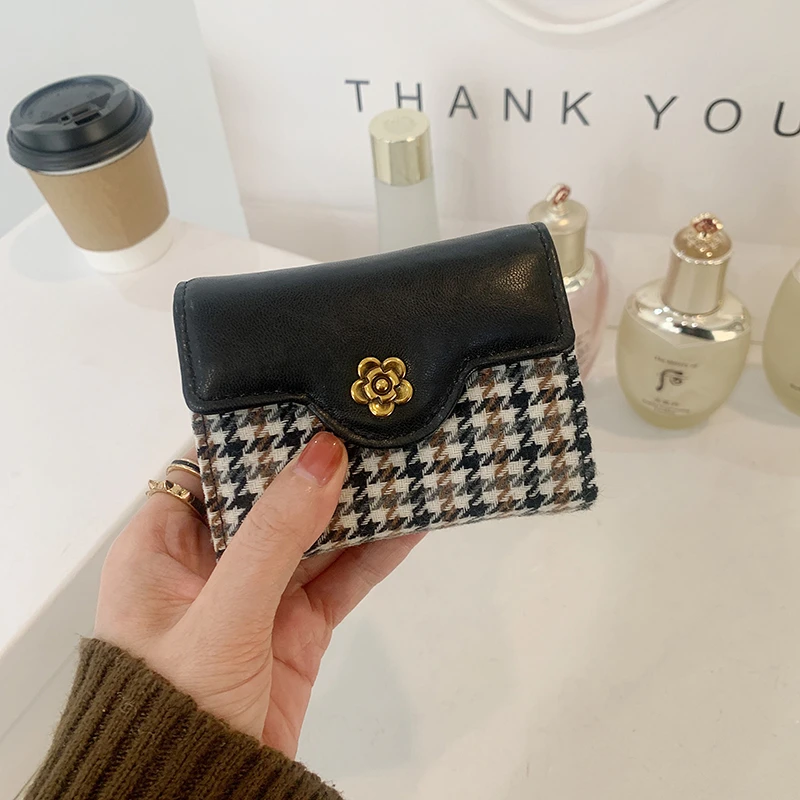 

Fashionable Women's Wallet, Durable Light Luxury Brand with Compact Storage and Versatile Functions