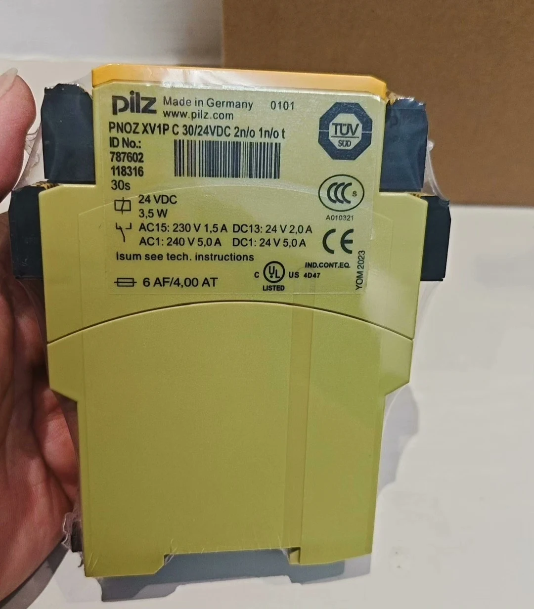 Pilz XV1P 787602 Safety Relay Original in Stock
