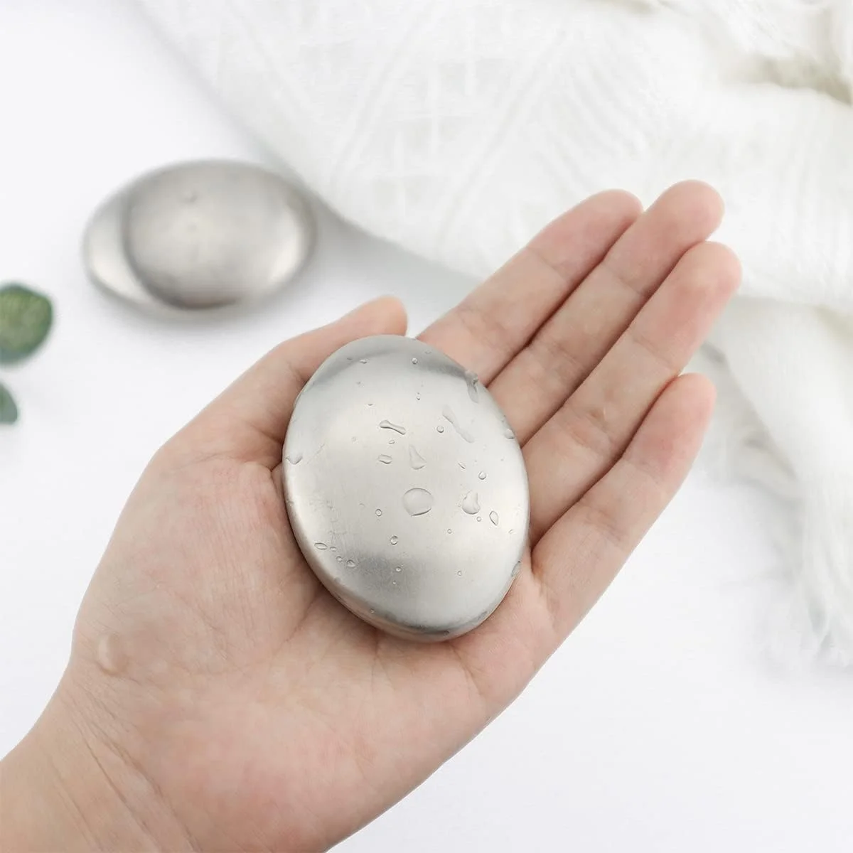 Stainless Steel Soap | Remove Strong Hand Odors Like Onion & Garlic | Kitchen Odor Eliminator Gadget (Oval)