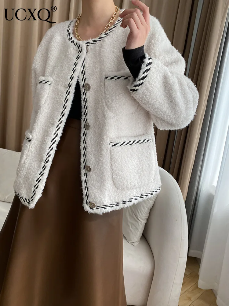 

UCXQ Elegant Warm Jacket European Style Contrasting Single Breasted Pocket Loose Woolen Coat Women 2024 New Autumn Winter 3C1335