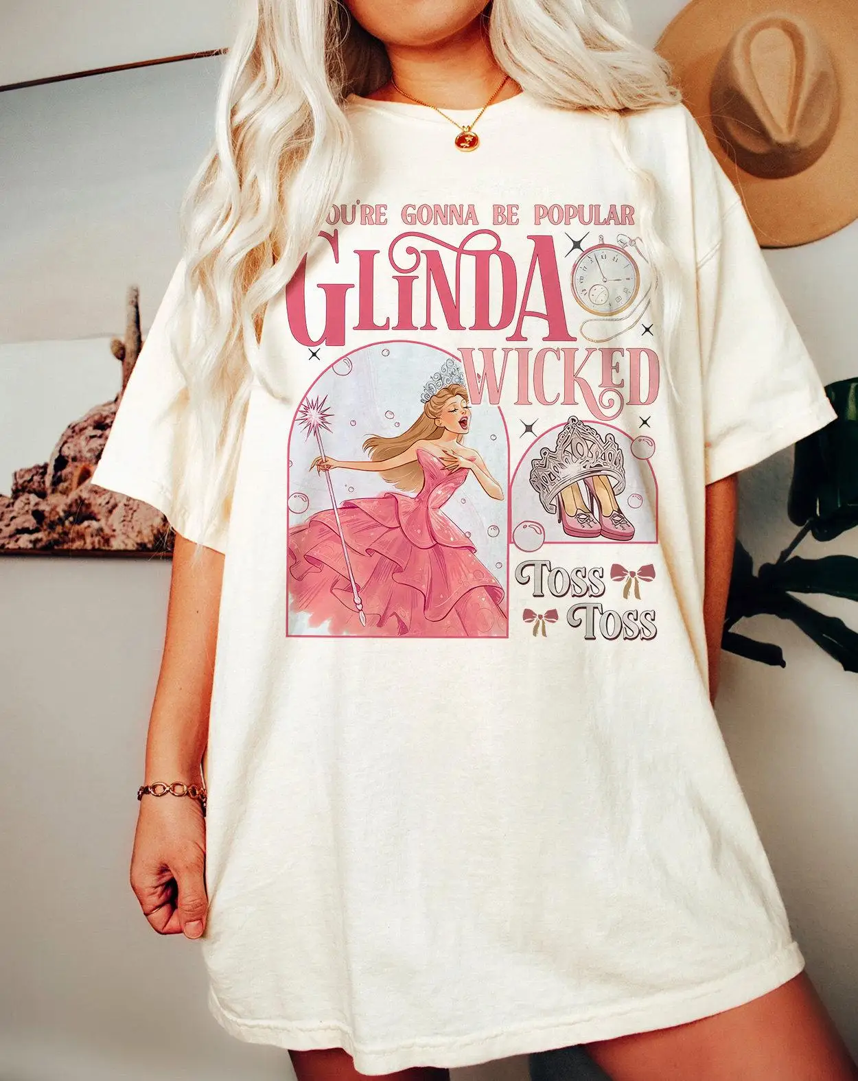 قميص Glinda The Good Wicked Comfort Colors تي شيرت برسومات برودواي الموسيقية تي شيرت مستوحى من شعبية رمي علوي