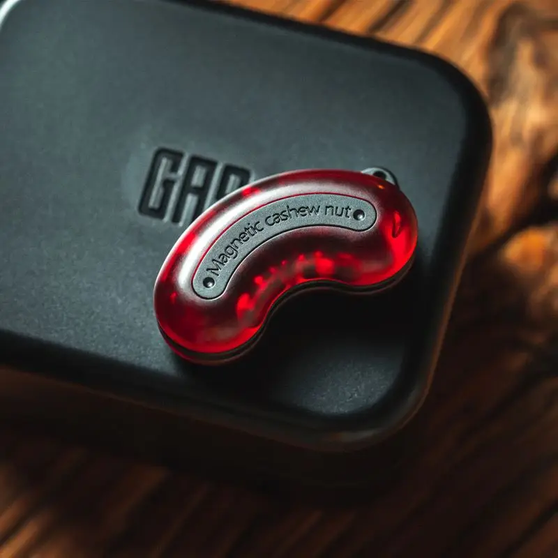 Magnetic cashew push card edc three-layer push card to have some fun decompression toy office silent tide