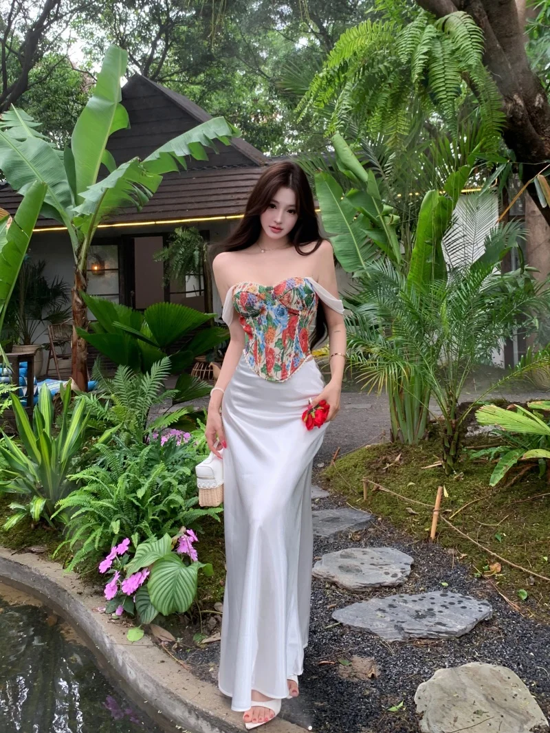 

Red Shoulder-baring Slimming Tank Top And Satin Fish-tail Skirt Two-piece Set for Women High-waisted Universal Fit Floral Pat...
