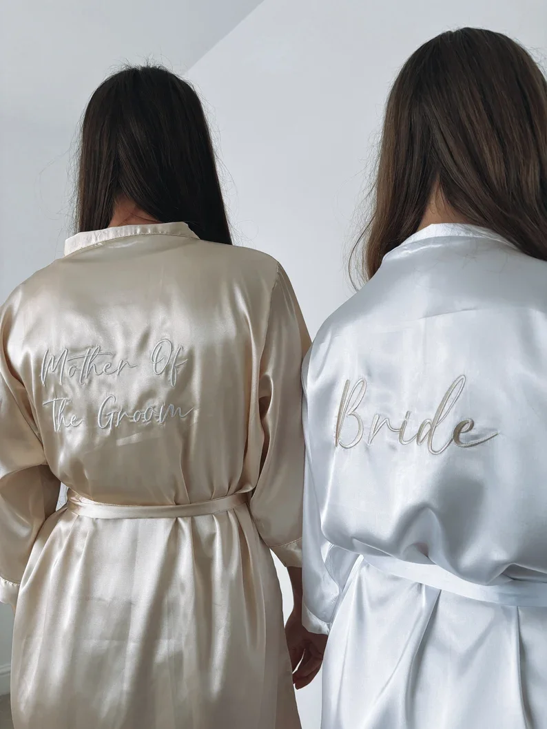 ส่วนบุคคลแชมเปญ Bridesmaid Robes ปักซาตินเจ้าสาว Robe Dressing Gown ชุดนอนของขวัญเพื่อนเจ้าสาว Maid of Honor เจ้าสาว