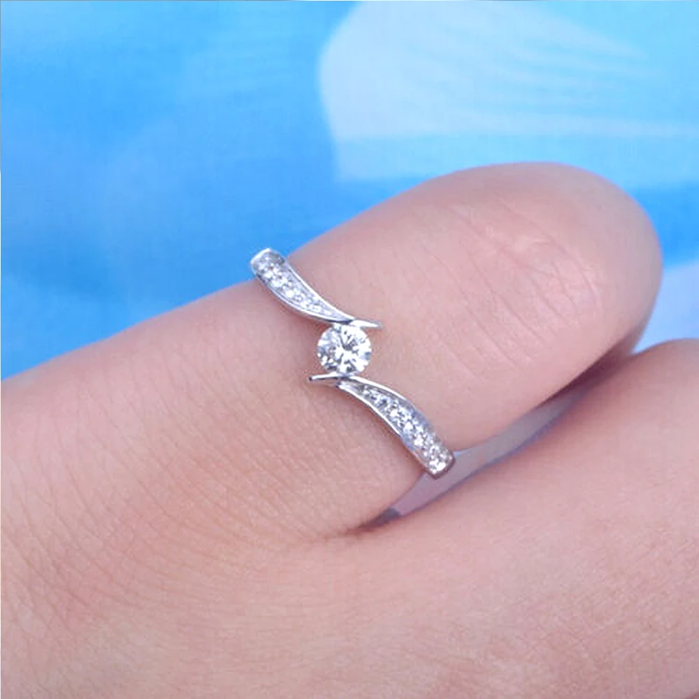 Huitan Minimalist Engagement Wedding Rings for Women Round Cubic Zirconia Simple Elegant Female Accessories 2022 Fashion Jewelry