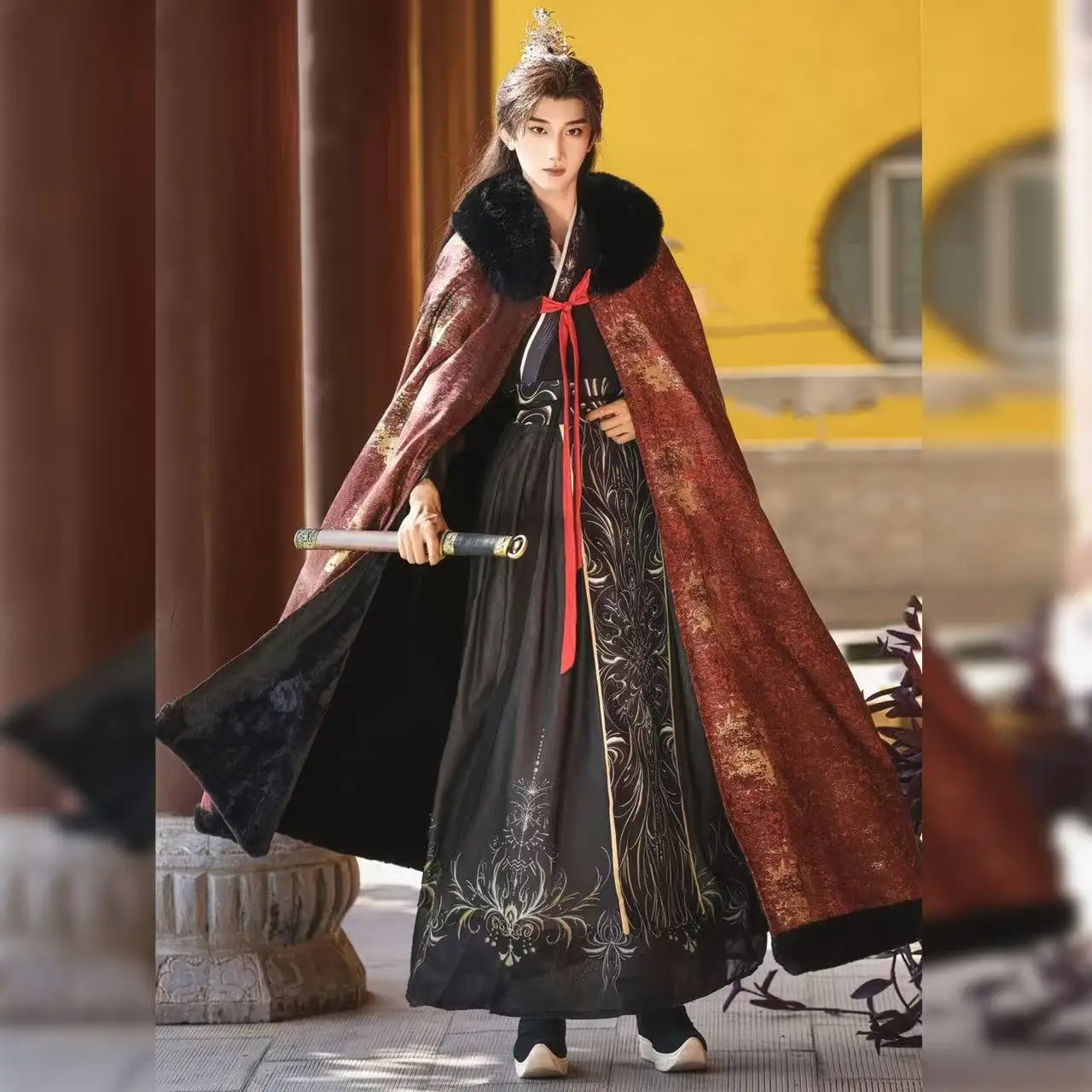 عباءة هانفو المنسوجة باللون الذهبي الأصلي للرجال والنساء للشتاء سميكة وياقة قطيفة رداء طويل على طراز القصر ركوب ملكي كيب خارجي دافئ للرجال #4