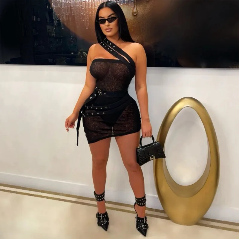 KEXU 2025 فستان نسائي قصير بكتف واحد بقماش شفاف فستان صيفي ملابس الشارع الشهير فساتين ماكسي مثيرة للحفلات الليلية