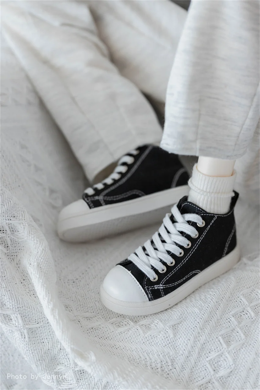 

BJD Doll Shoes Boys Low Top Board Sports Canvas Shoes Cute Cool Handsome Children Youth 1/3 1/4 Black Simple Doll Accessories