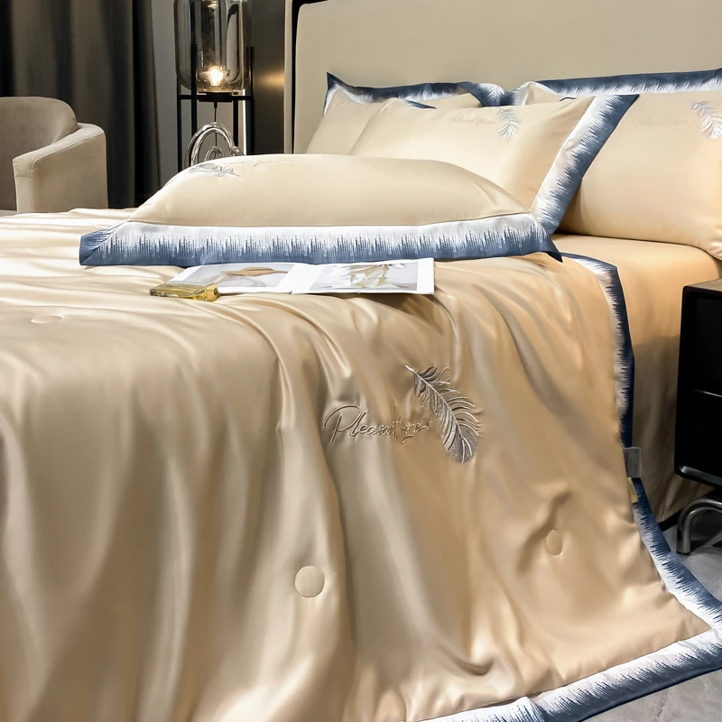Water Washed Silk Air Conditioner with Bedding Set Including 1 Thin Blanket and 2 Pillowcases Cool in Summer with A Thin Blanket