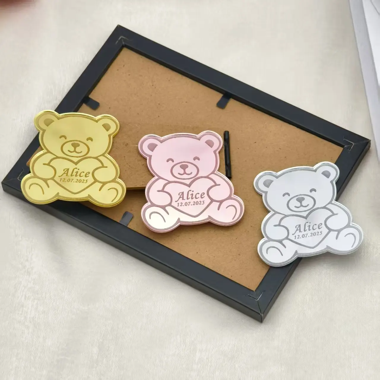 30/50/100 قطعة علامات شخصية تعميد الطفل الدب الصغير محفورة الجدول بطاقة اسم أول بالتواصل المقدس التعميد عرض الطفل #2