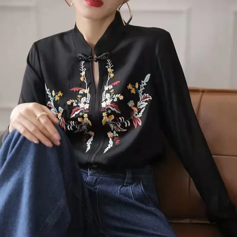 Spring Autumn New Round Neck Long Sleeve Fashion Blouse Women High Street Embroidered Hollow Out Pullovers Vintage Elegant Tops