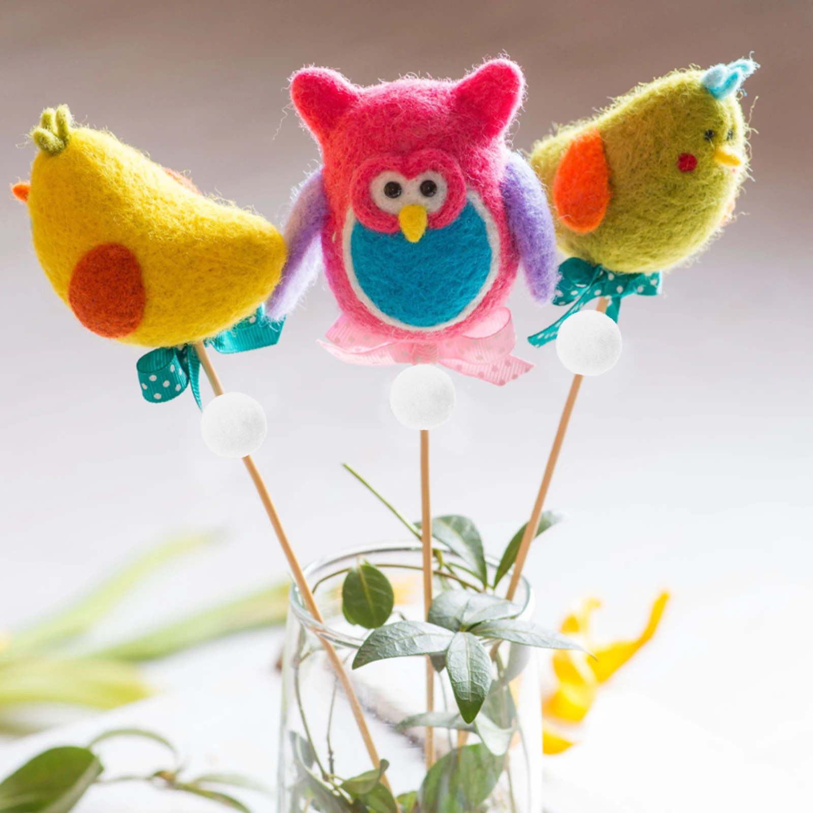 

200Pcs Fuzzy Polyester Pom Poms Ideal For Kids Crafting High Elasticity Decorative Pompom Balls For Creative Projects