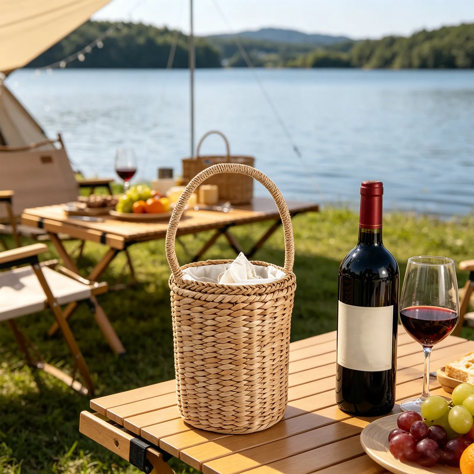 Handwoven Straw Picnic Wine Basket Natural Single Bottle Carrier Lined Portable Tote Rustic Bohemian Style Wine Caddy Outdoor