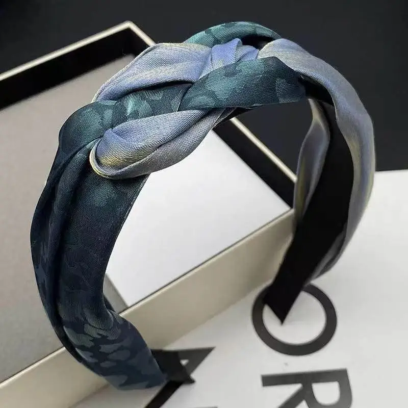 

Elegant Wide-brimmed fabric Hairbands for Women Chiffon Braided Headbands for Makeup Sports Daily Hair Accessories for Ladies