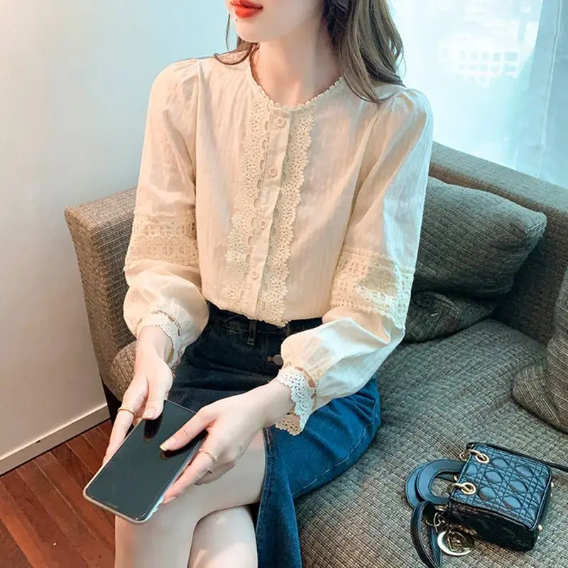 Sweet O-Neck Spliced Button Lace Blouses Women\'s Clothing 2023 Autumn Winter Loose Casual Tops Princess Sleeve Shirts