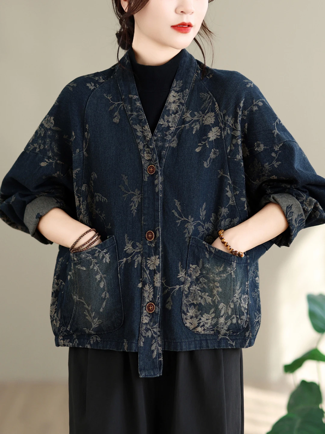 Retro Heavy Embroidery Denim Short Jacket Women's Fall 2026 3D Mosaic Slimming Single Button Open Cardigan Outerwear