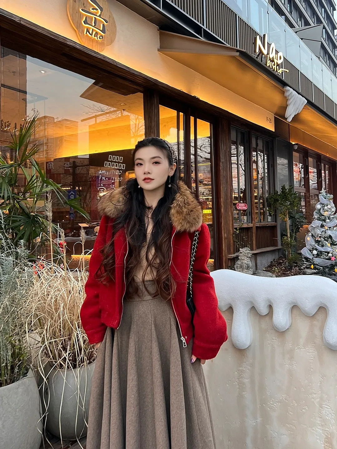 

LA.eila Autumn Winter ort Red down Jaet Ele Lady Sle Big Fur Collar Wealthy Miss Trendy Faionable Warmth