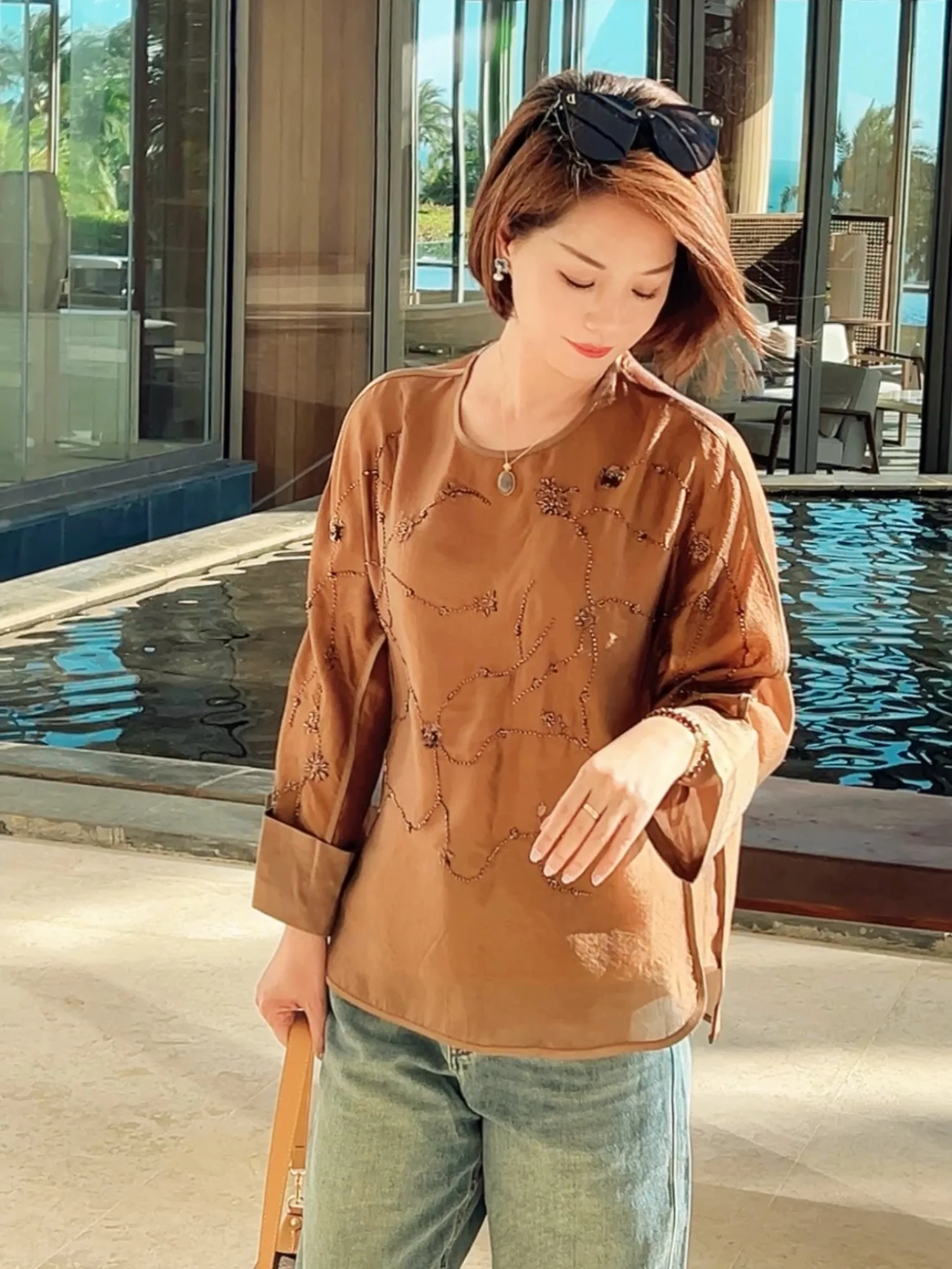 

Heavy Embroidery Pearl Spring New Style Chinese Style Women's Long Sleeve round Neck Top Y3301 Elegant Classy Fashion