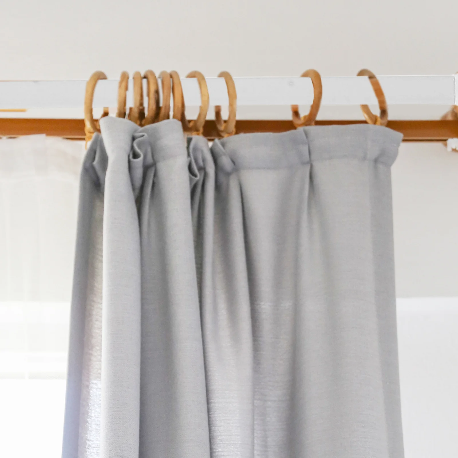 

2Pcs Adjustable Shower Curtain Rods Telescopic Extendable Closet Pole for Bathroom and Window 296mm to 500mm Curtain Rods