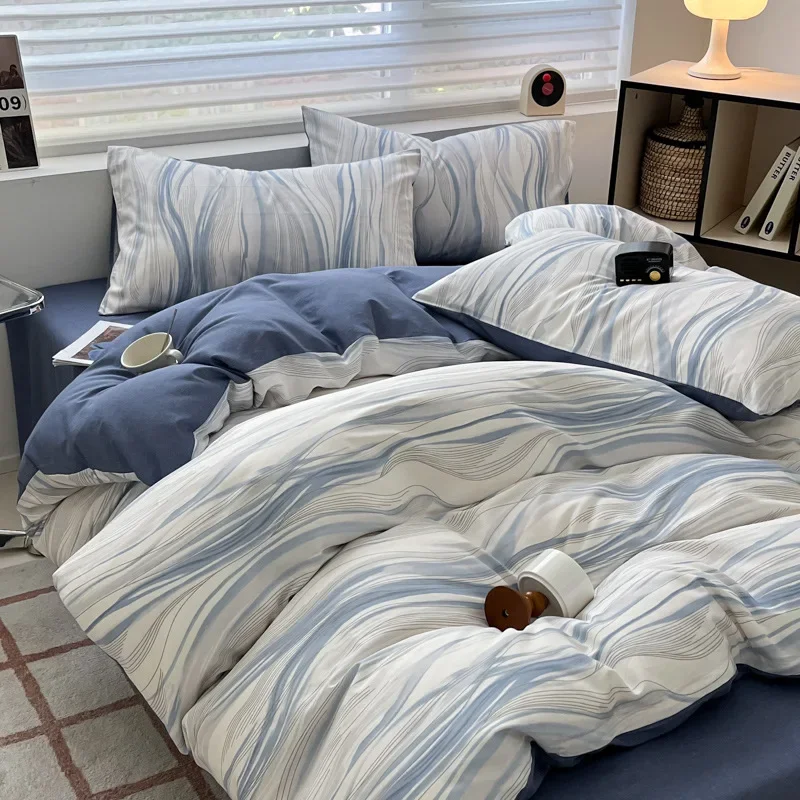 

Nordic Simple Twill Printed Bedding Set of Four Cotton Smooth Breathable Bed Linens for All Seasons King/queen Bed Comfort Set