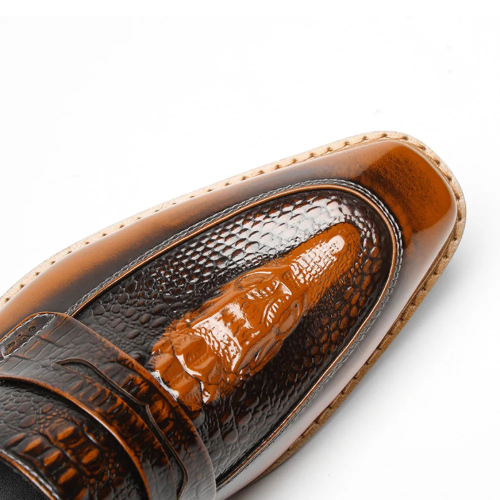 Men Dress Shoes Spring Summer New Embossed Ethnic Style Fashion Casual Leather Shoes
