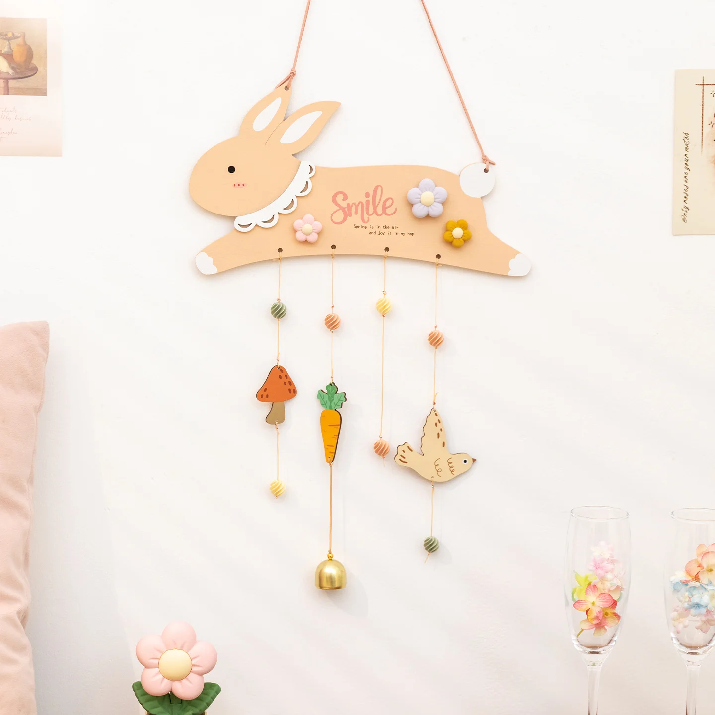 

Деревянная подвесная табличка с кроликом и колокольчиком для входной двери, настенный декор в деревенском стиле, весенний декор для дома и сада, подарок на день рождения, 1 шт.