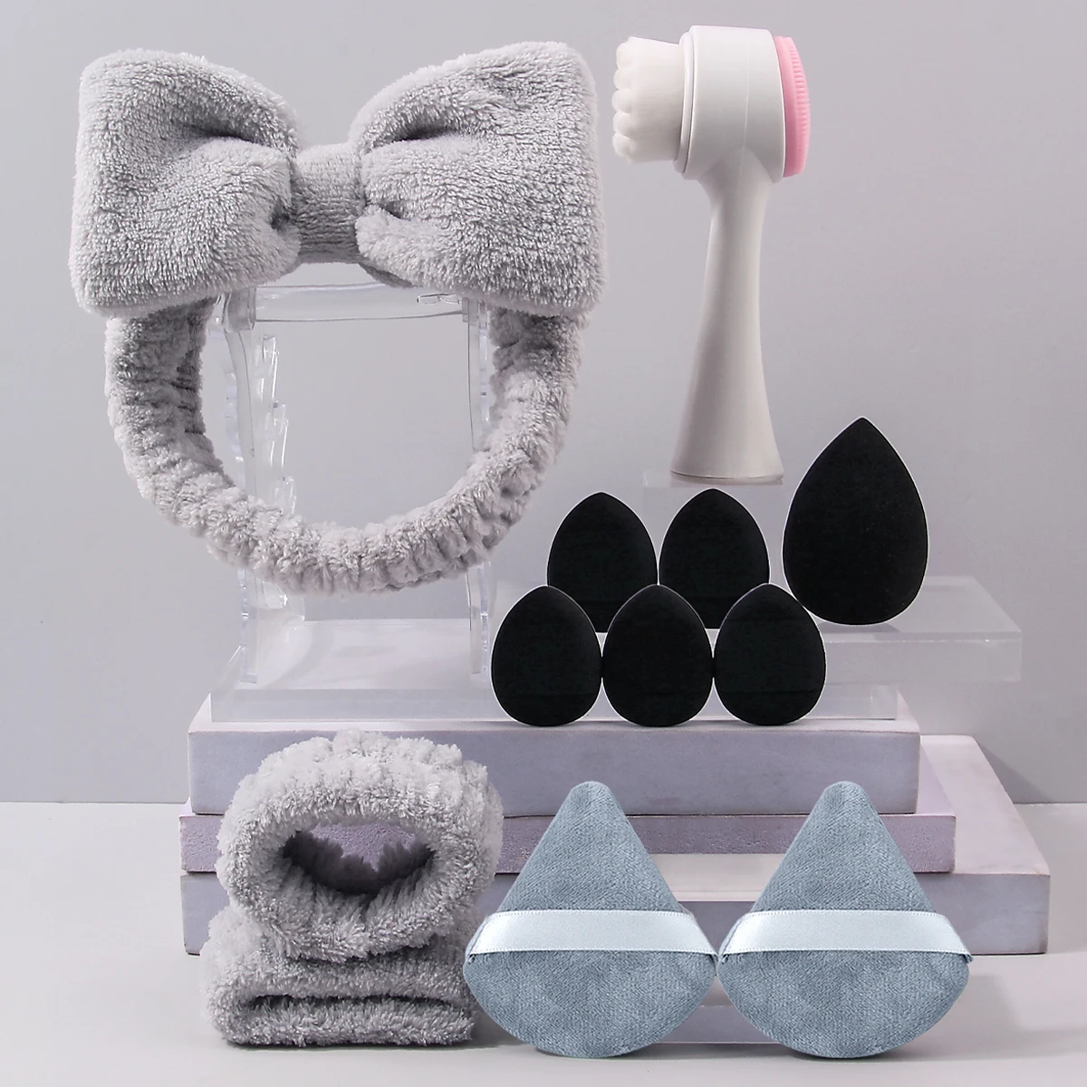 12 قطعة من فرش غسل الوجه الناعمة، واقيات معصم على شكل فيونكة مقاومة للرطوبة وممتصة للماء، إسفنجة مكياج