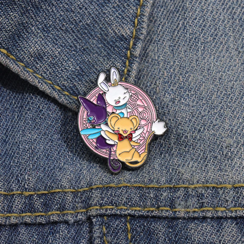 Japanese anime cute girl Sakura personalized creative metal brooch partner cute drip oil pin clothing accessories