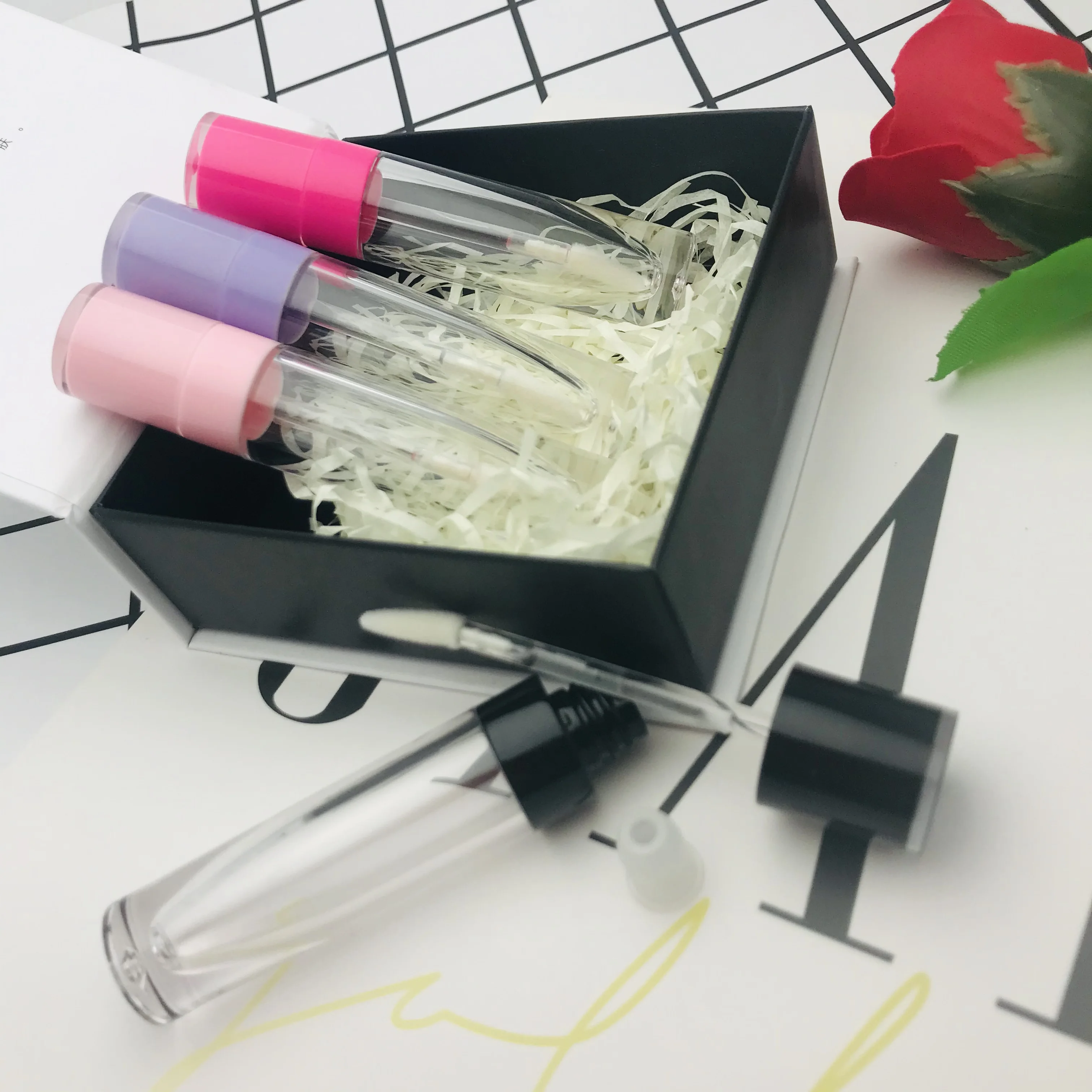 Direkt vom Hersteller: 5ml 8ml Leere Lipgloss-Tuben, Klare Lipgloss-Flaschen in Pink, Schwarz, Nachfüllbare DIY-Kosmetikverpackungen – Detail 3