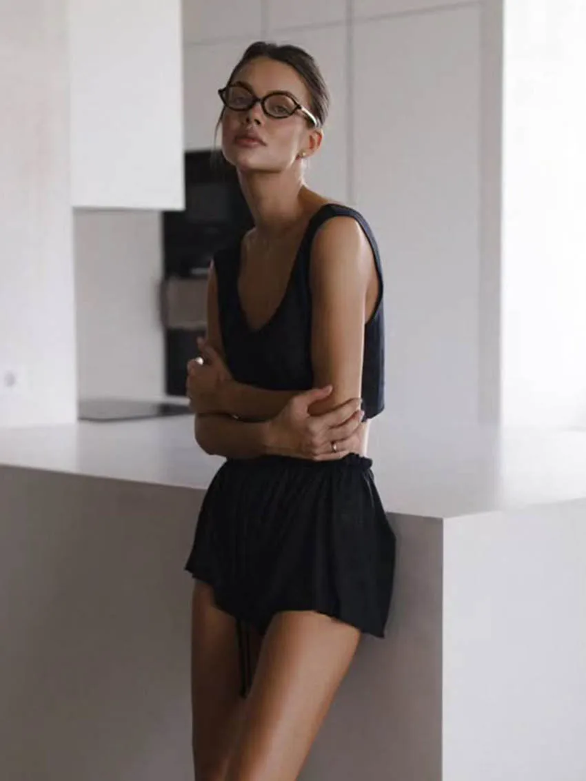 Marthaqiqi Loose Ladies Pajamas 2 Piece Suit V-Neck Sleepwear Crop Top Nightwear Sleeveless Nightgowns Shorts Casual Nightie Set