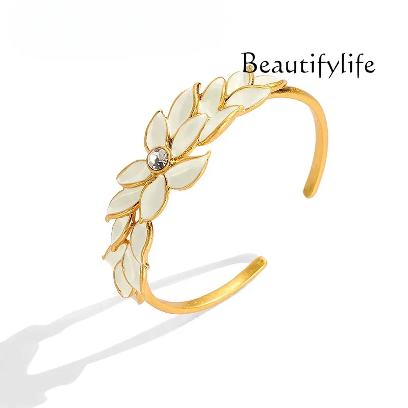 

Beauty Makeup High-end light luxury jewelry elegant temperament design bracelet opening adjustable