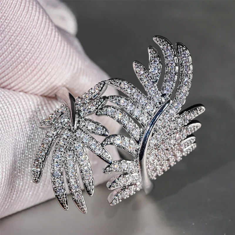 Huitan Luxury Brilliant Cubic Zirconia Rings Novel Irregular Design Gorgeous Accessories Female Wedding Bridal Party Jewelry Hot