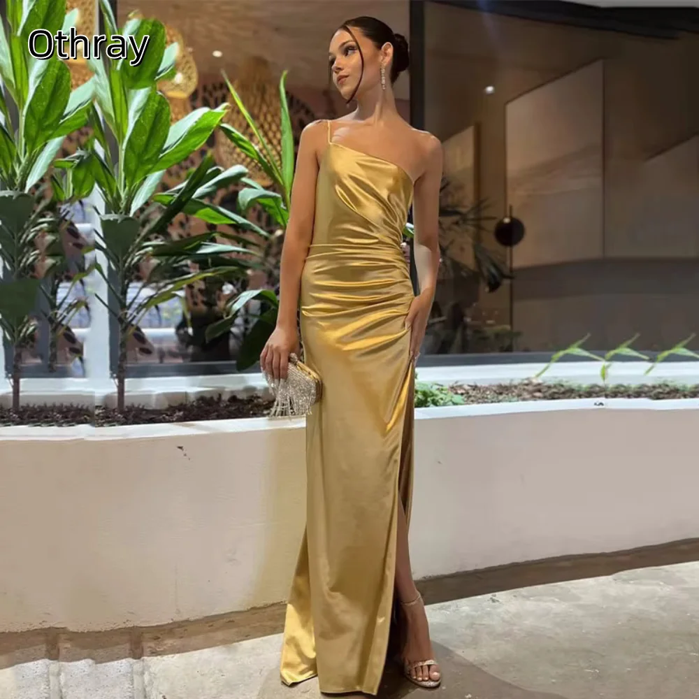 ซาติน Mermaid สปาเก็ตตี้สายคล้อง Side Slit ที่กําหนดเองแขนกุดซิปเปิดกลับ Sweep Train Prom Dressesе на