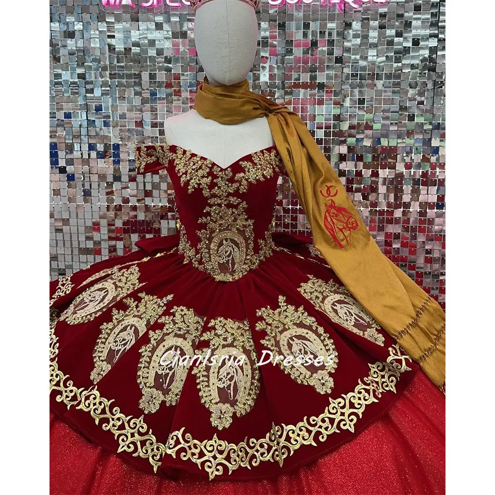 レッドベルベットフリルリボンキンセアニェーラドレスボールガウンオフショルダーゴールドアップリケコルセットスイート15 Vestidos De Quinceañera