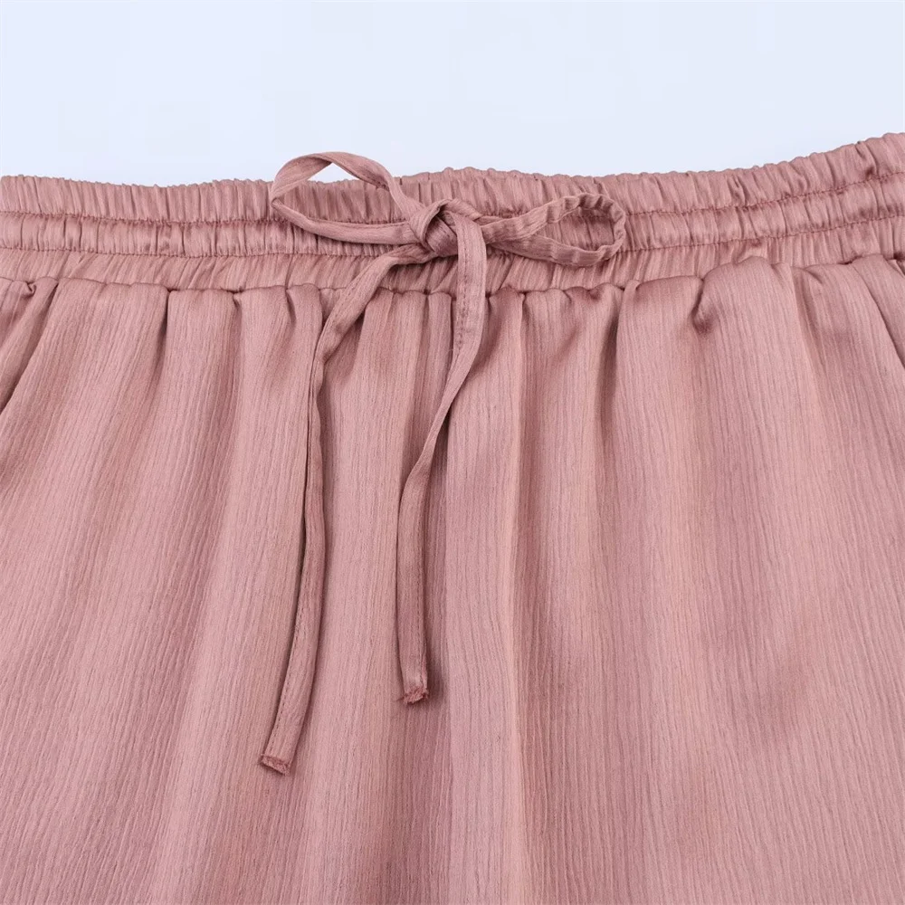 damesbroek met geplooid effect en effen kleurzakversiering voor casual dameskleding in de lente en zomer