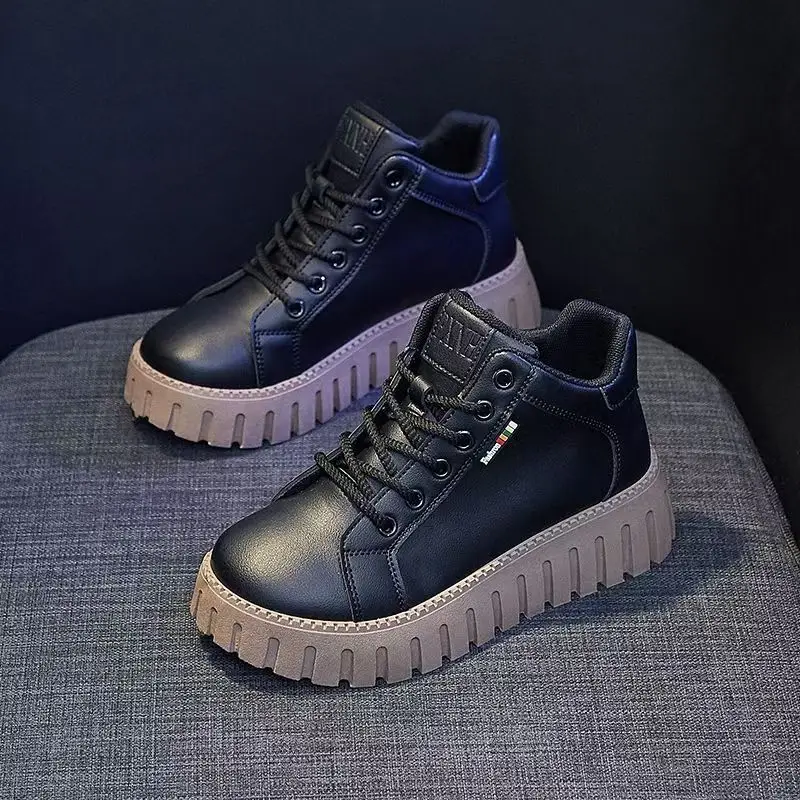 

2026 Winter New Women's Boots Retro High Top Thick Sole Leisure Comfortable Lightweight Warm Cotton Shoes