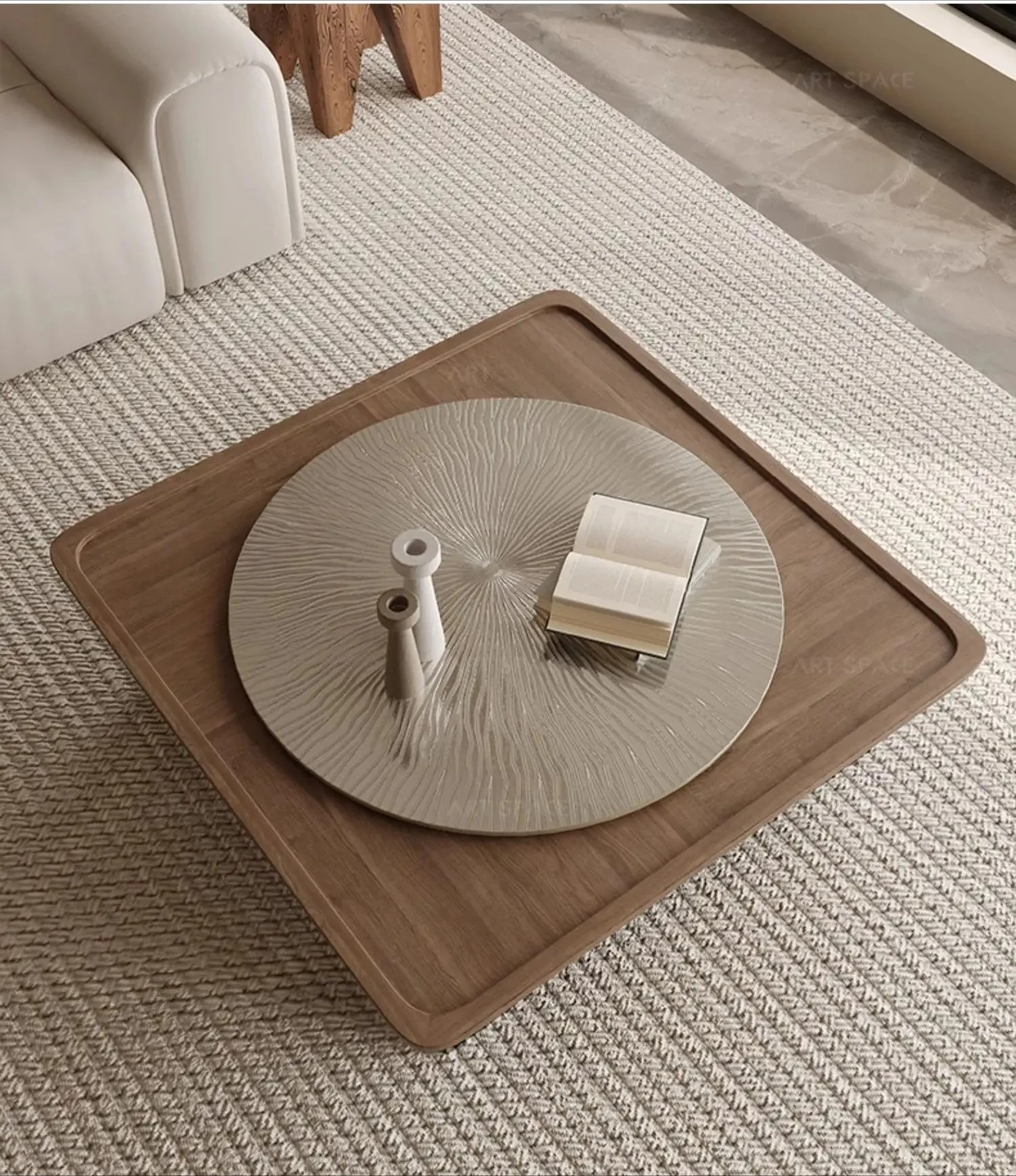 

Минималистичный журнальный столик из массива дерева с резьбой, с узором под орех, современный, простой, квадратный.
